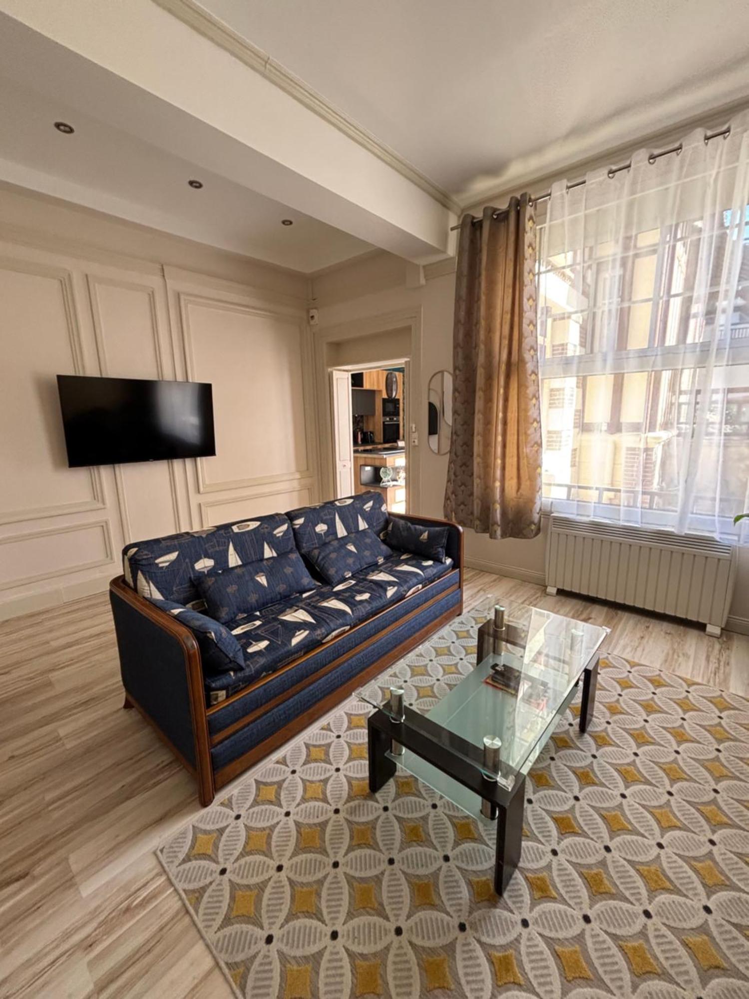 Appartement Elegant Au Coeur De Кабур Экстерьер фото